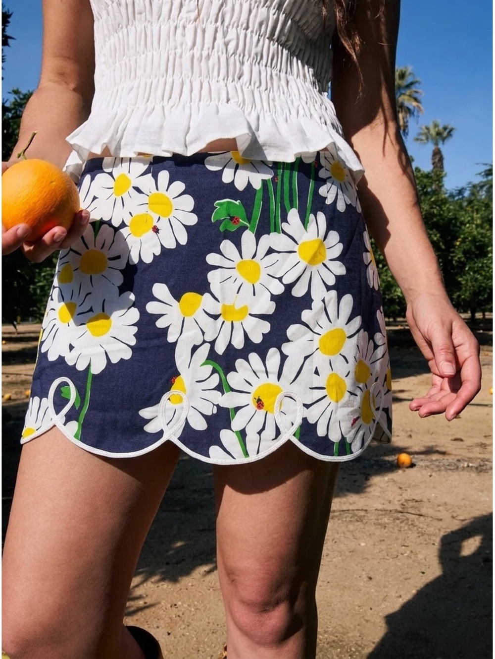 Lilly Pulitzer Originals Navy Daisy Ladybug Scalloped Mini Skirt Size 8 EUC